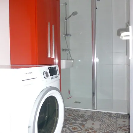 Maison Proche Terrain De Tennis *